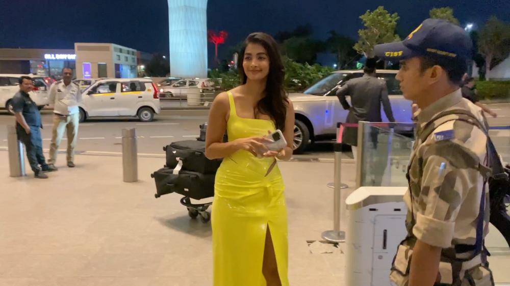 pooja-hegde-was-spotted-at-the-airport-as-she-flew-out-of-mumbai-the-actress-looked-chic-and-comfortable-showcasing-her-effortless-travel-style